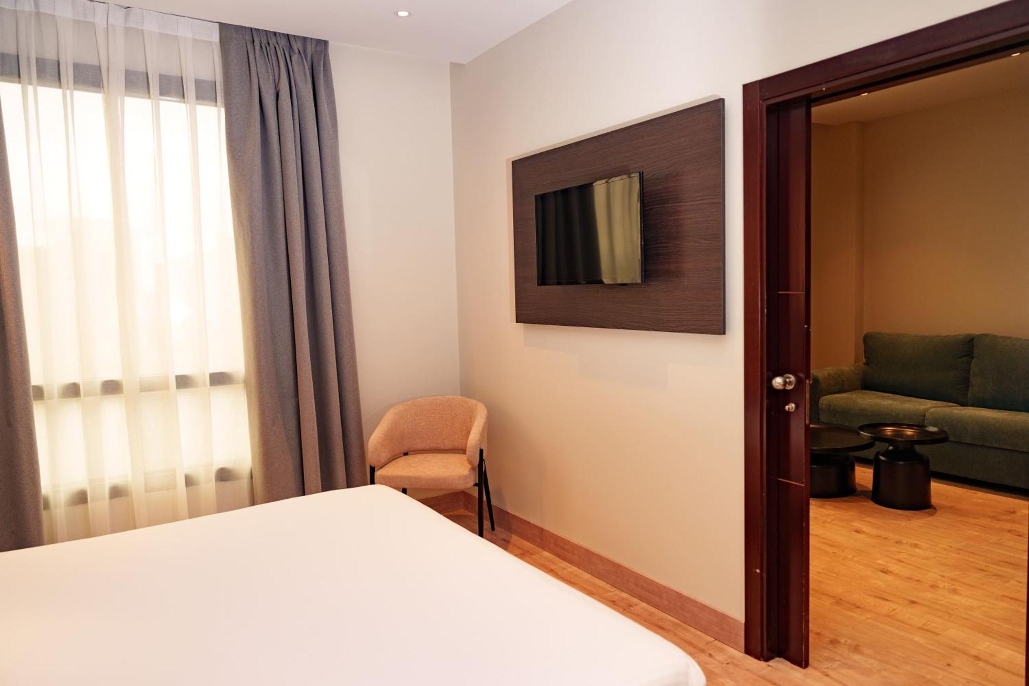 Family 3 Rooms